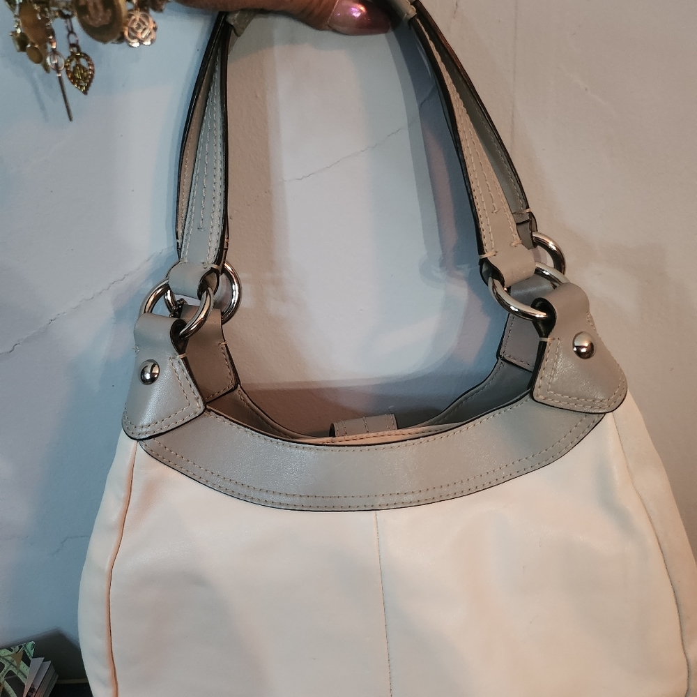 Authentic Coach Beautiful Bag!!! - image 3